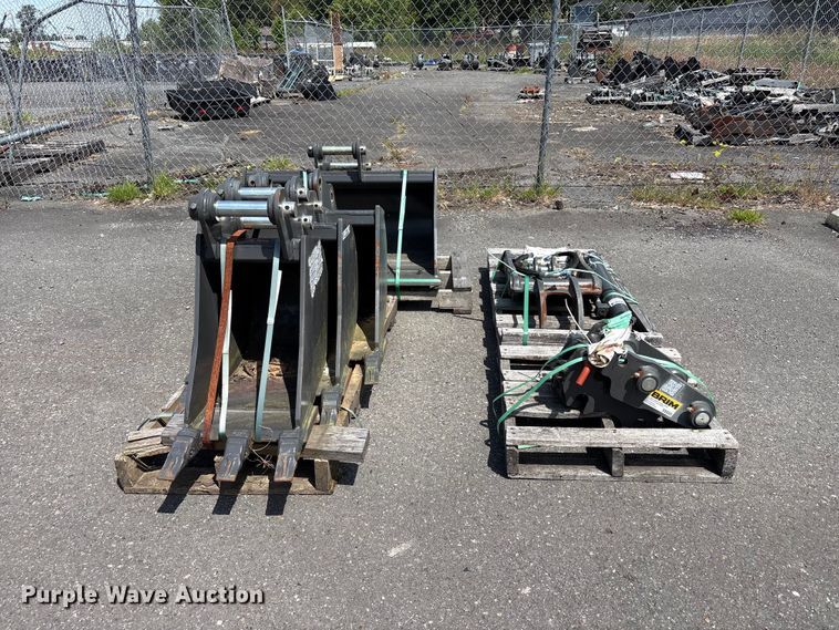 image for item ET0585 CNH Industrial CNH33.37 excavator attachments