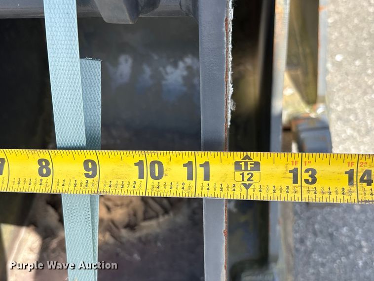 image for item ET0585 CNH Industrial CNH33.37 excavator attachments