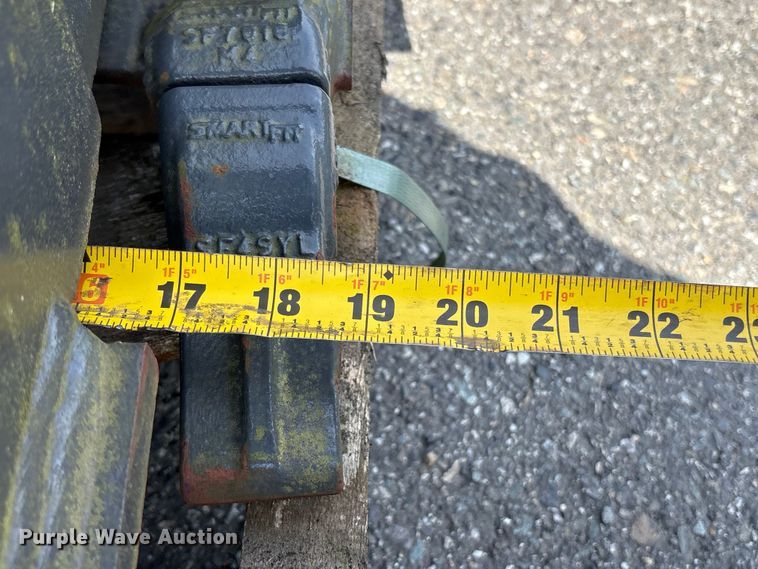 image for item ET0585 CNH Industrial CNH33.37 excavator attachments
