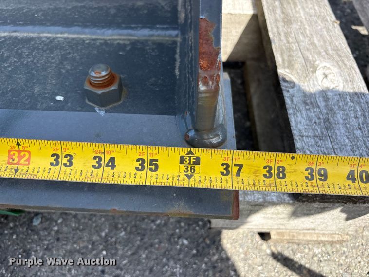 image for item ET0585 CNH Industrial CNH33.37 excavator attachments