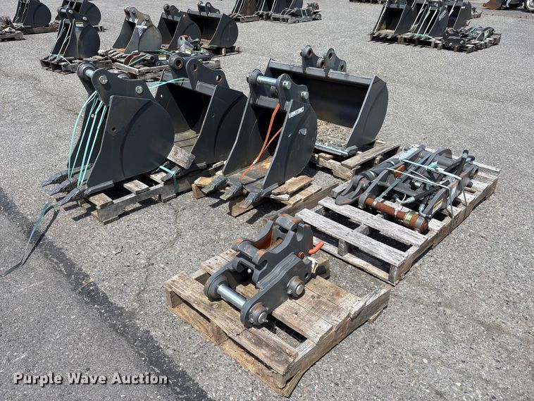CNH Industrial CNH33.37 excavator attachments