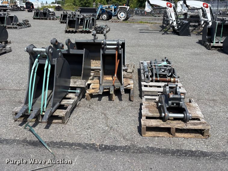 image for item ET0588 CNH Industrial CNH33.37 excavator attachments