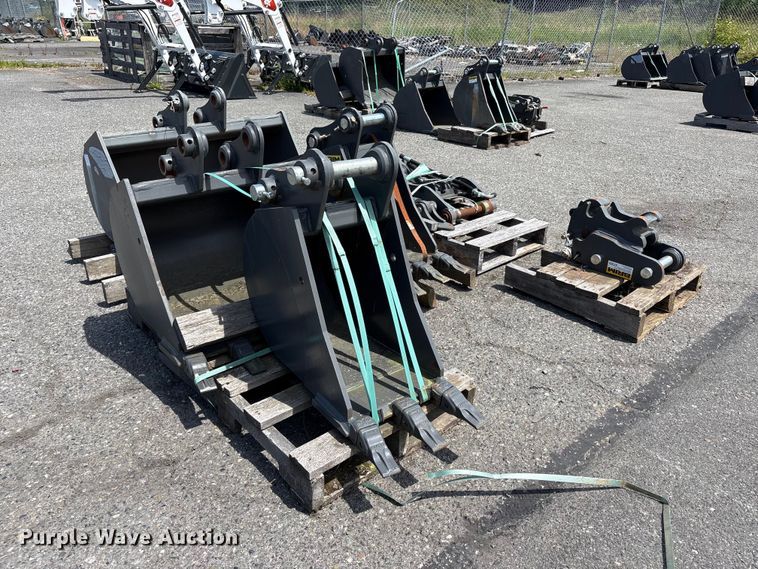 image for item ET0588 CNH Industrial CNH33.37 excavator attachments