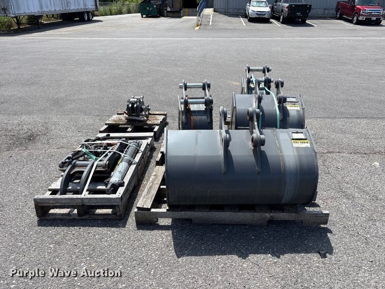 image for item ET0588 CNH Industrial CNH33.37 excavator attachments