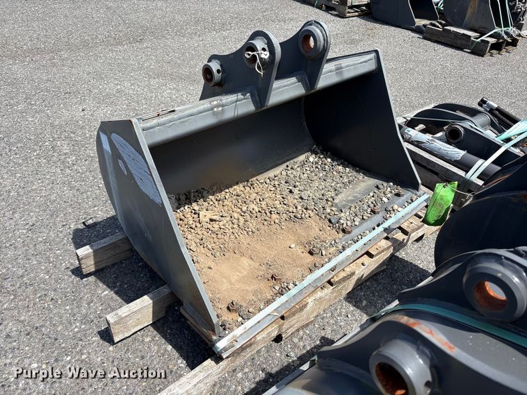 image for item ET0588 CNH Industrial CNH33.37 excavator attachments