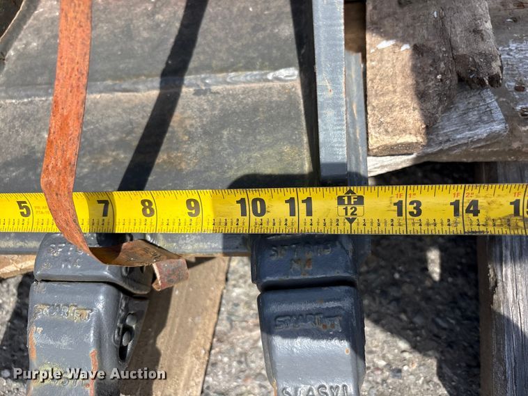 image for item ET0588 CNH Industrial CNH33.37 excavator attachments