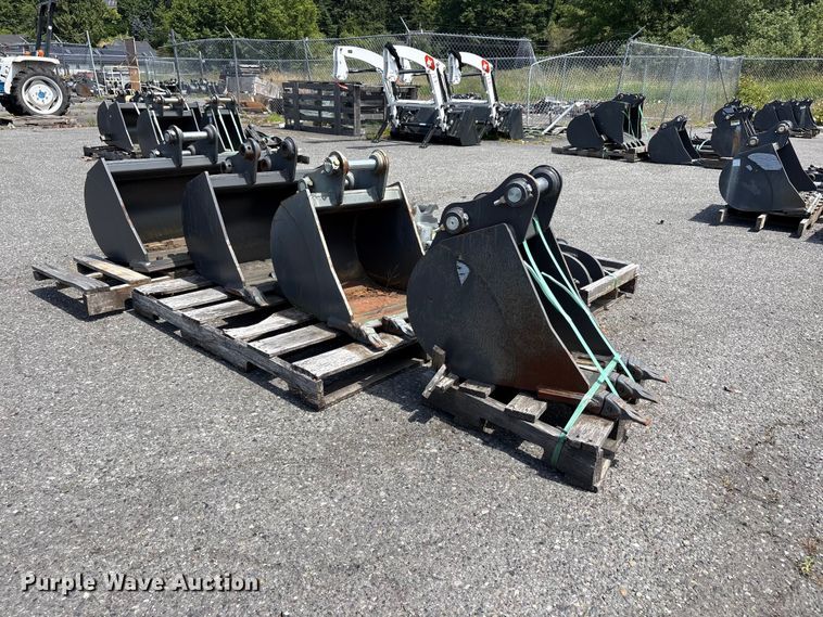 image for item ET0589 CNH Industrial CNH33.37 excavator attachments