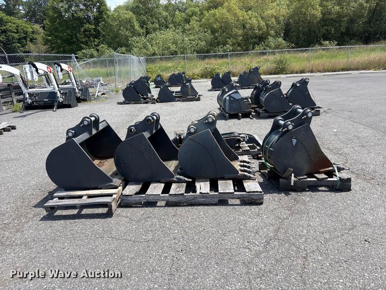 image for item ET0589 CNH Industrial CNH33.37 excavator attachments