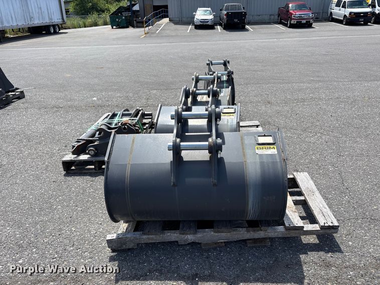 image for item ET0589 CNH Industrial CNH33.37 excavator attachments