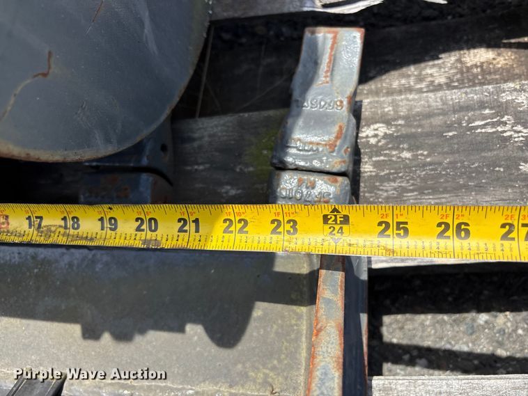 image for item ET0589 CNH Industrial CNH33.37 excavator attachments