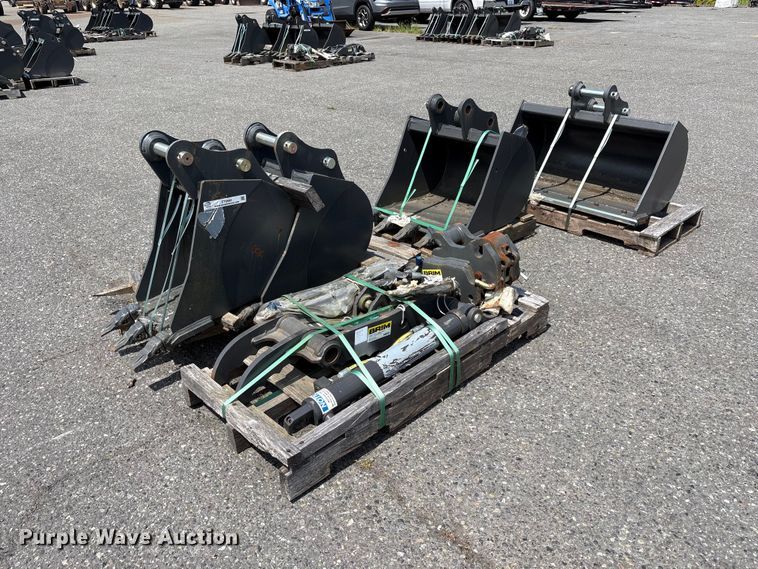 CNH Industrial CNH33.37 excavator attachments