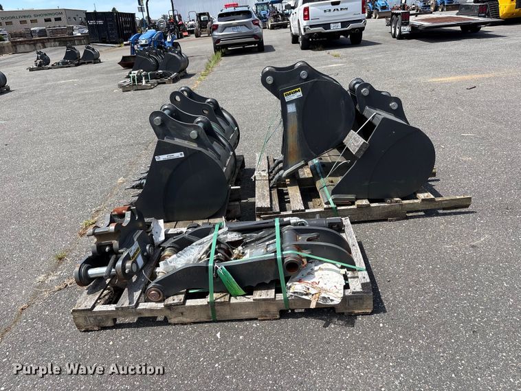 image for item ET0594 CNH Industrial CNH33.37 excavator attachments
