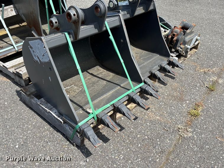 image for item ET0594 CNH Industrial CNH33.37 excavator attachments