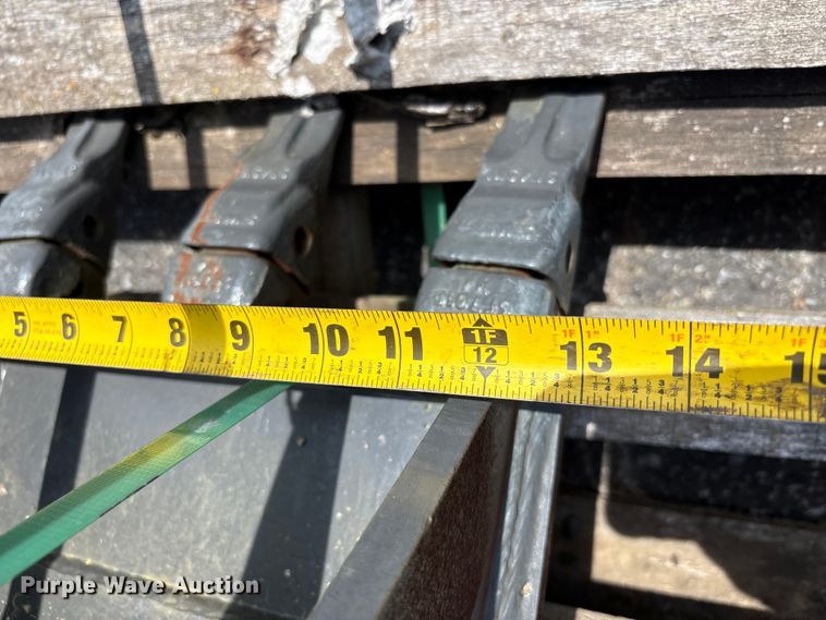 image for item ET0594 CNH Industrial CNH33.37 excavator attachments