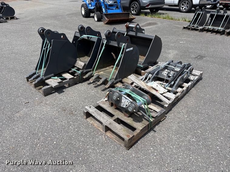 CNH Industrial CNH33.37 excavator attachments
