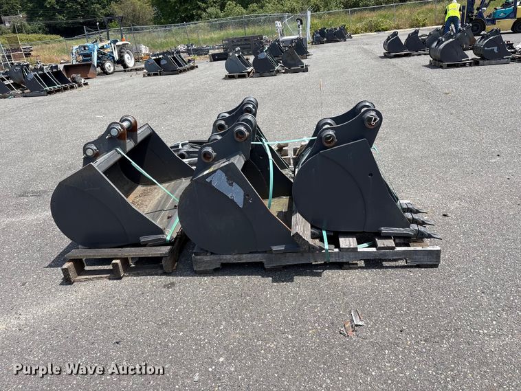 image for item ET0595 CNH Industrial CNH33.37 excavator attachments