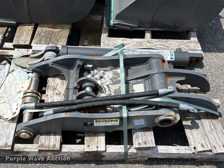 image for item ET0595 CNH Industrial CNH33.37 excavator attachments