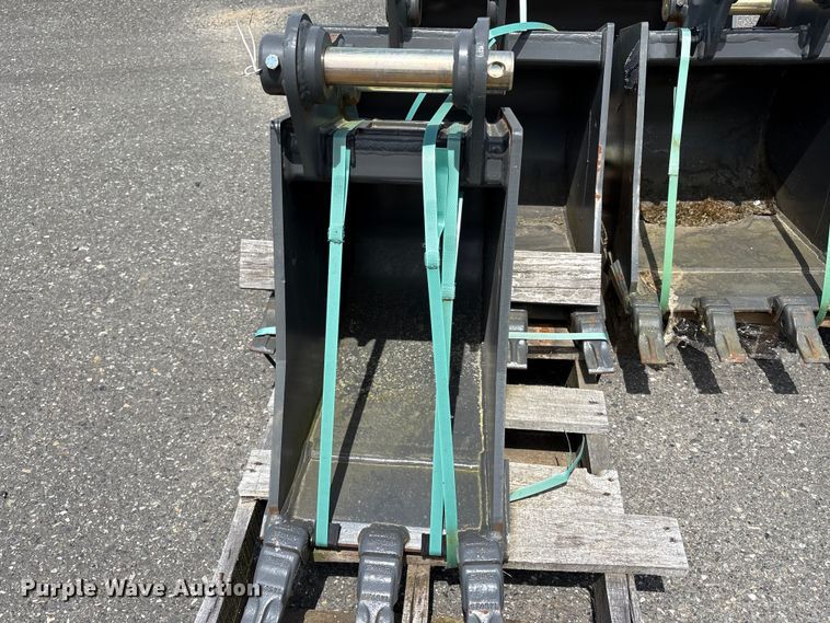 image for item ET0595 CNH Industrial CNH33.37 excavator attachments