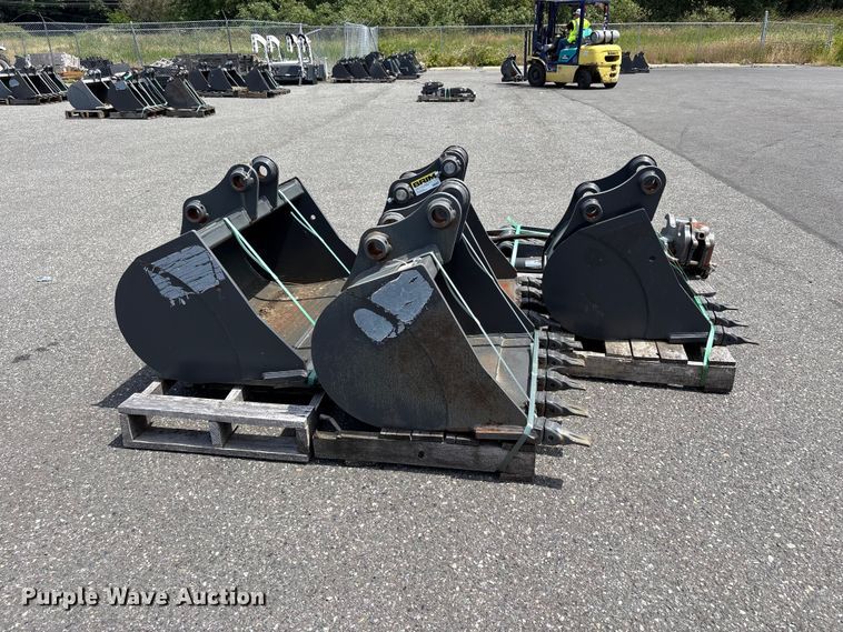 image for item ET0596 CNH Industrial CNH33.37 excavator attachments