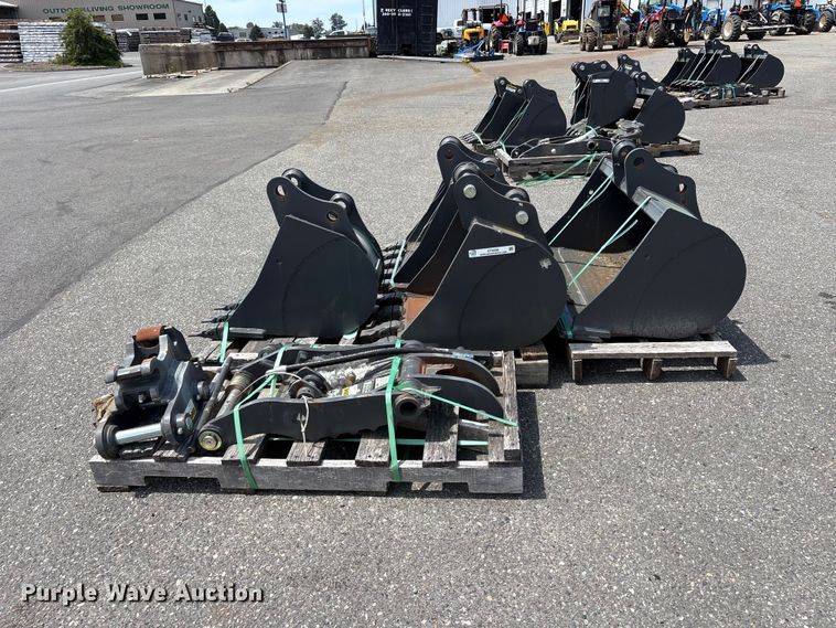 image for item ET0596 CNH Industrial CNH33.37 excavator attachments