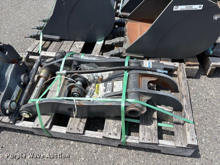 image for item ET0596 CNH Industrial CNH33.37 excavator attachments