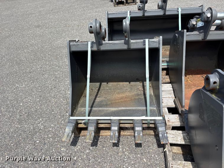 image for item ET0596 CNH Industrial CNH33.37 excavator attachments