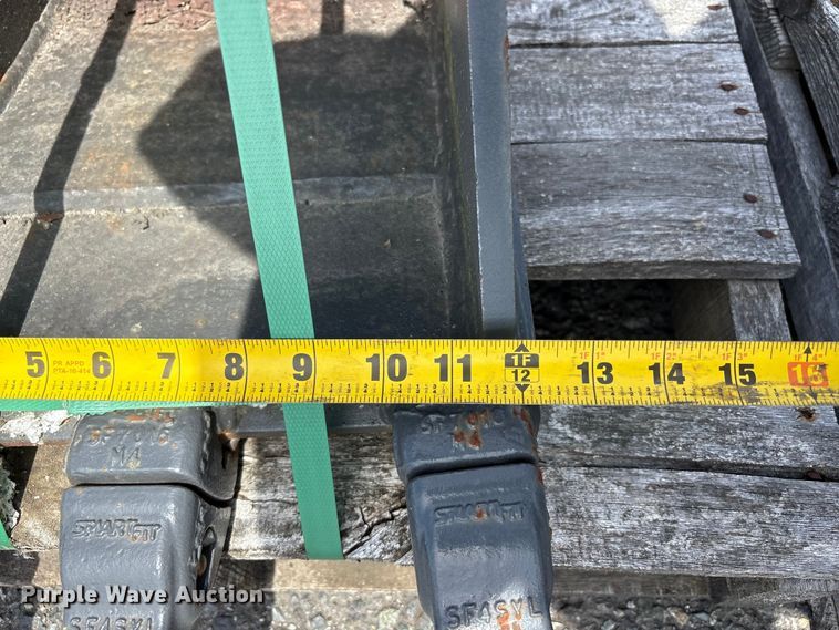 image for item ET0596 CNH Industrial CNH33.37 excavator attachments
