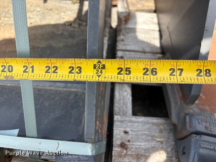 image for item ET0596 CNH Industrial CNH33.37 excavator attachments