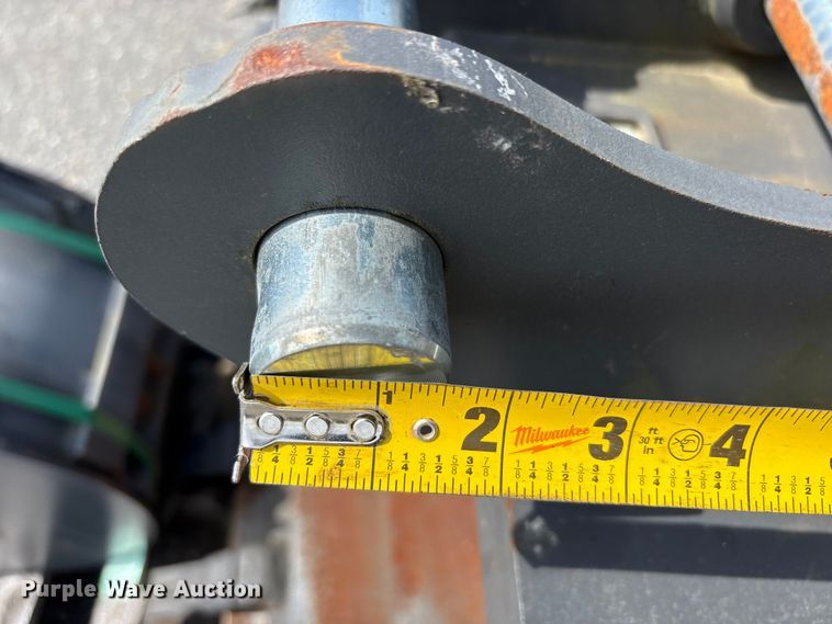 image for item ET0596 CNH Industrial CNH33.37 excavator attachments