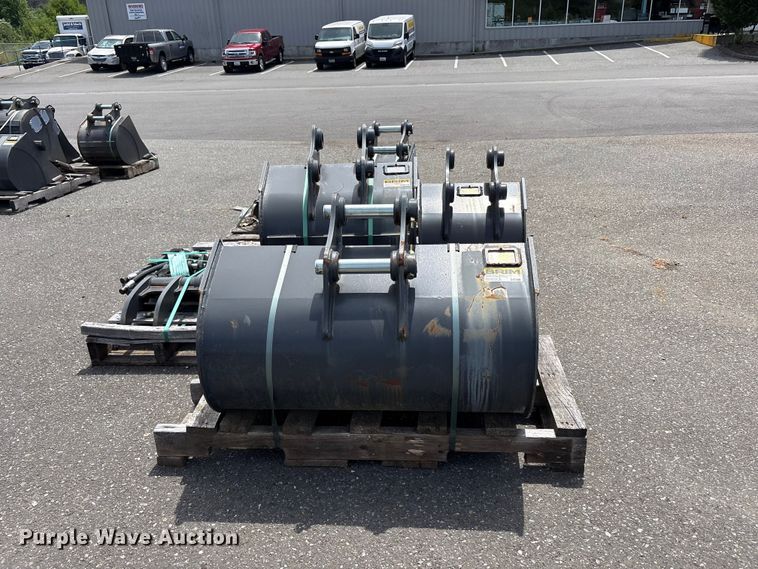 image for item ET0598 CNH Industrial CNH33.37 excavator attachments