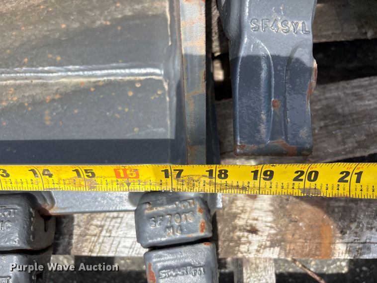 image for item ET0598 CNH Industrial CNH33.37 excavator attachments