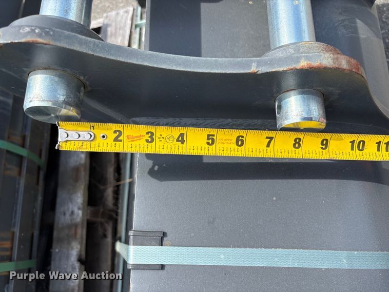 image for item ET0598 CNH Industrial CNH33.37 excavator attachments