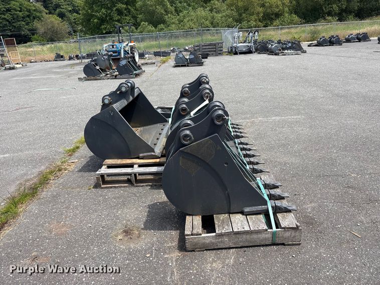 image for item ET0599 CNH Industrial CNH33.37 excavator attachments