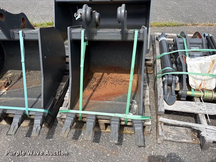 image for item ET0599 CNH Industrial CNH33.37 excavator attachments