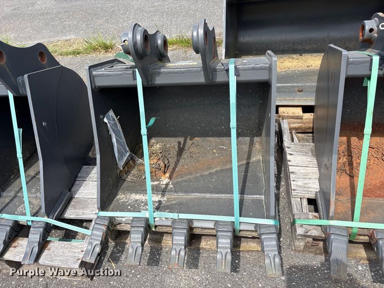 image for item ET0599 CNH Industrial CNH33.37 excavator attachments