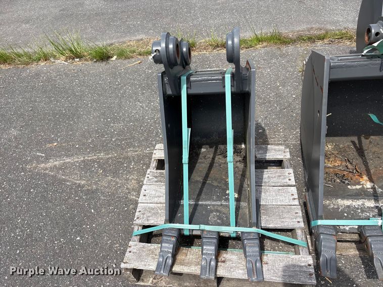 image for item ET0599 CNH Industrial CNH33.37 excavator attachments