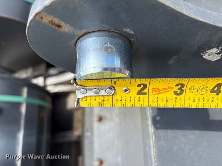 image for item ET0599 CNH Industrial CNH33.37 excavator attachments
