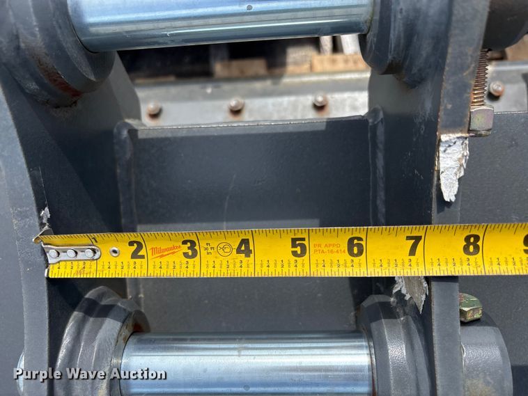 image for item ET0599 CNH Industrial CNH33.37 excavator attachments