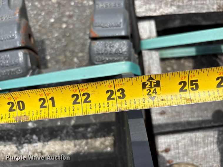 image for item ET0599 CNH Industrial CNH33.37 excavator attachments