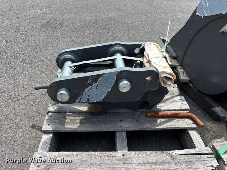 image for item ET0601 CNH Industrial CNH33.37 excavator attachments