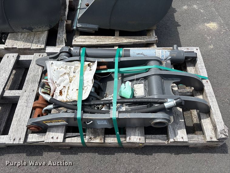 image for item ET0601 CNH Industrial CNH33.37 excavator attachments