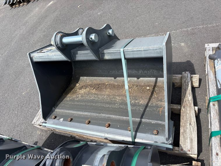 image for item ET0601 CNH Industrial CNH33.37 excavator attachments