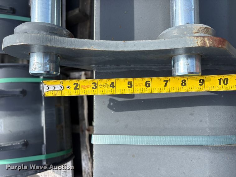 image for item ET0601 CNH Industrial CNH33.37 excavator attachments
