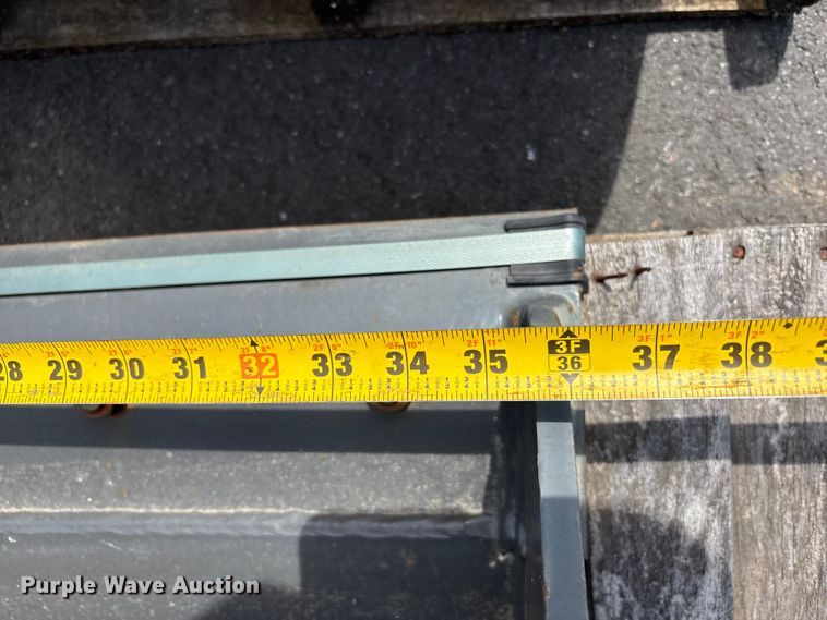 image for item ET0601 CNH Industrial CNH33.37 excavator attachments