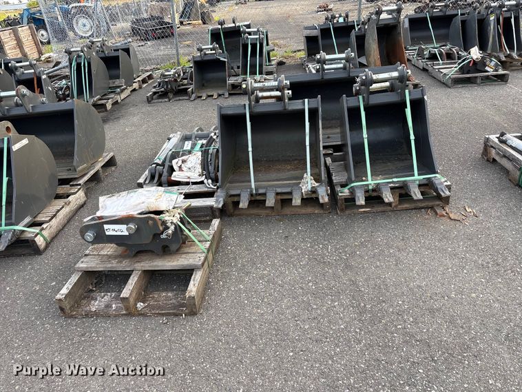 image for item ET0602 CNH Industrial excavator attachments