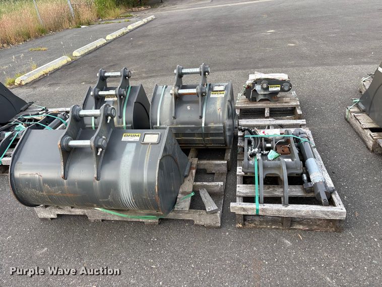 image for item ET0602 CNH Industrial excavator attachments