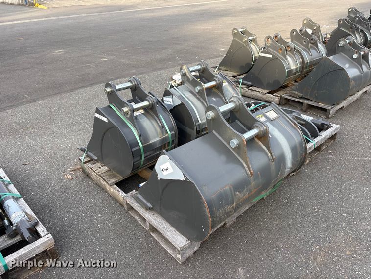 image for item ET0602 CNH Industrial excavator attachments
