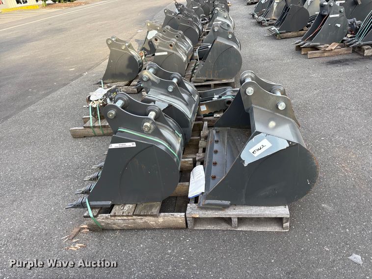 image for item ET0602 CNH Industrial excavator attachments