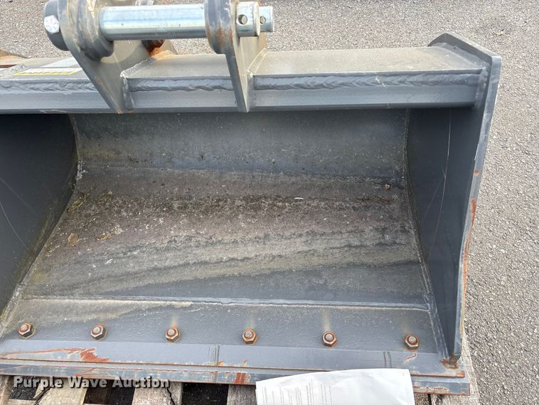 image for item ET0602 CNH Industrial excavator attachments