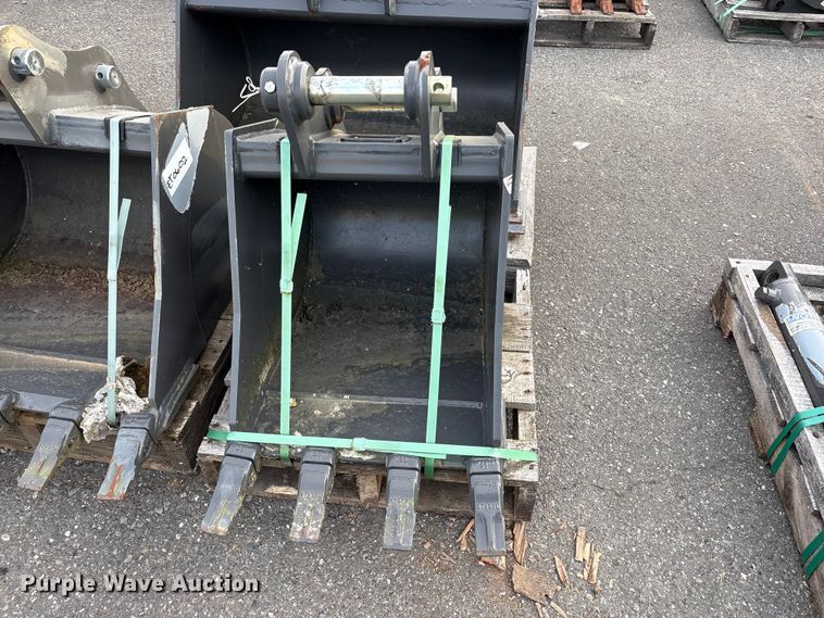 image for item ET0602 CNH Industrial excavator attachments